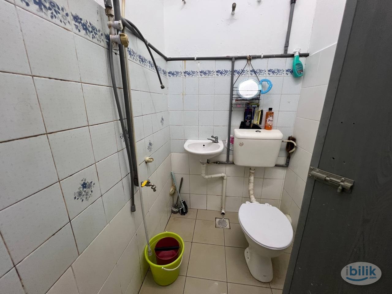 MIddle Room ‼️Provided Free WiFi🔥 at Bandar Puteri Puchong - Image 4