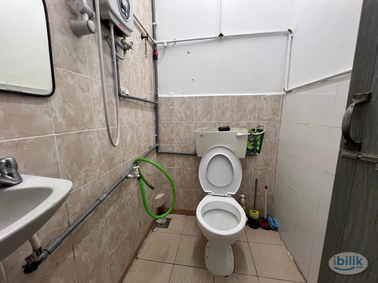 🏡 Short Term Room (1 Month Stay) 📍 Jalan Tempua, Bandar Puchong Jaya 🛏️ Fully Furnished | 🚆 Near LRT | 💸 Affordable Rent - Image 2