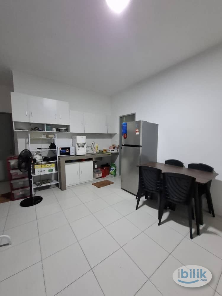 M Vertica Middle Room Mixed Gender Unit, 4 min walk to LRT/MRT Maluri - Image 2