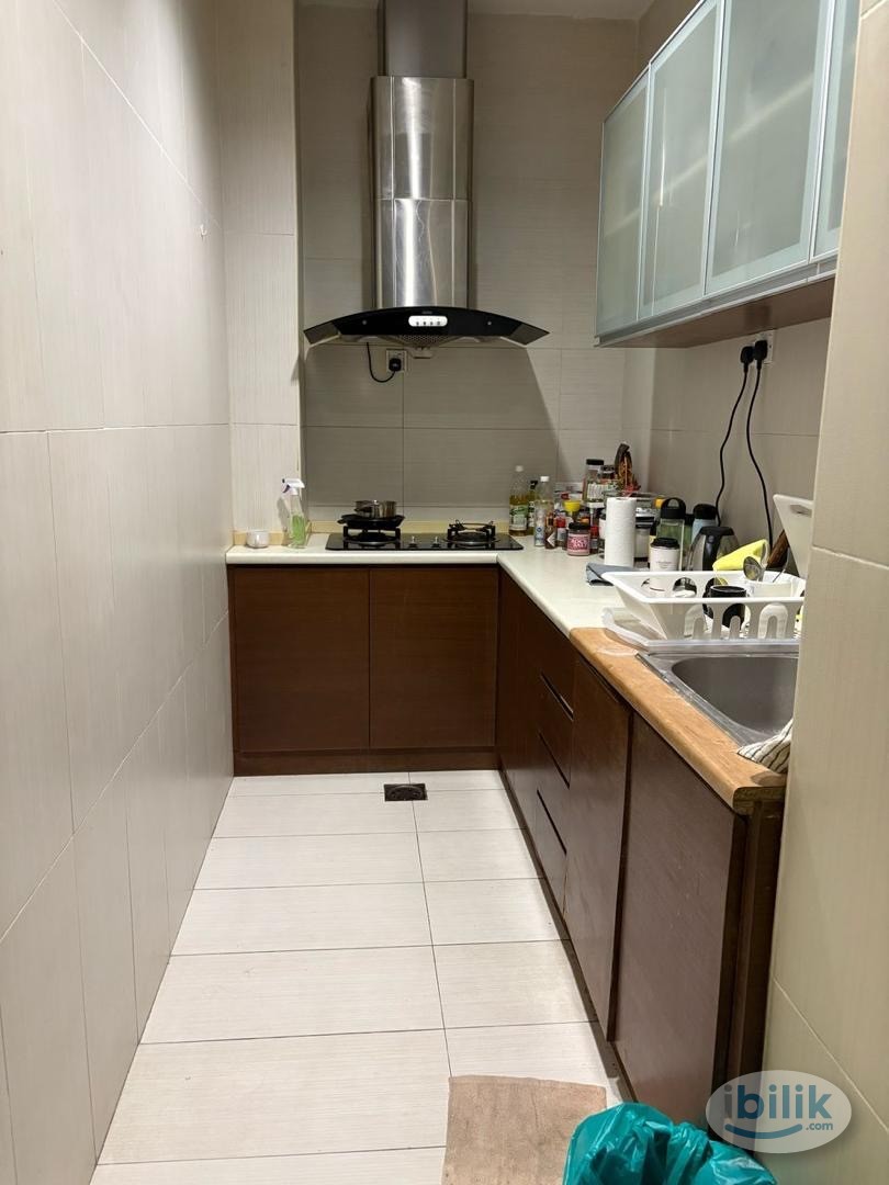 Middle Room at Taman U Thant, Kuala Lumpur - Image 1