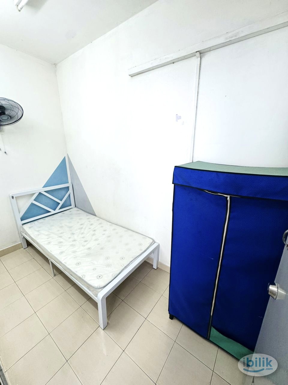💖 Low Deposit 💰🏡❄️ Air-Con Room  🚍 Bus to MRT Bandar Utama 🚆 / Mutiara Damansara 🚆 ✨🌟📍 Super Convenient Location – Banda - Image 4