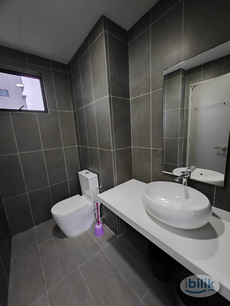 Master Room at Astaria Condominium, Ampang - Image 1