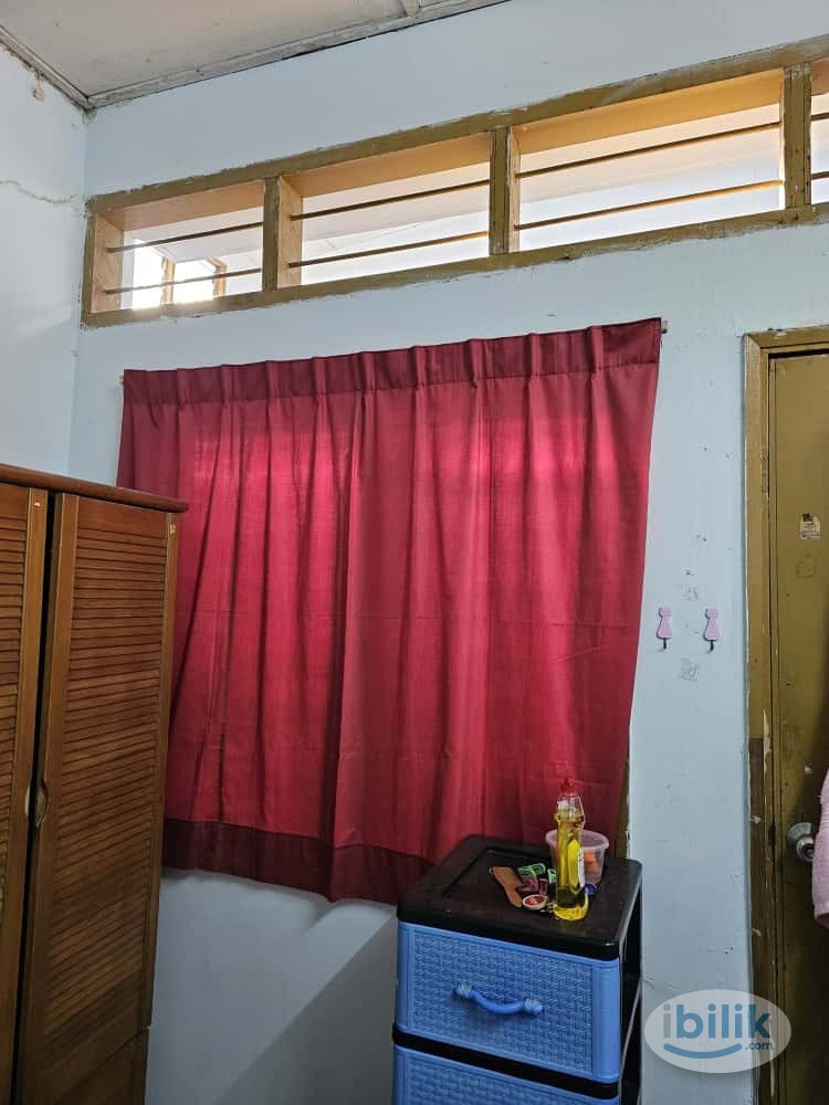 Middle Room at Section 14, Petaling Jaya - Image 4