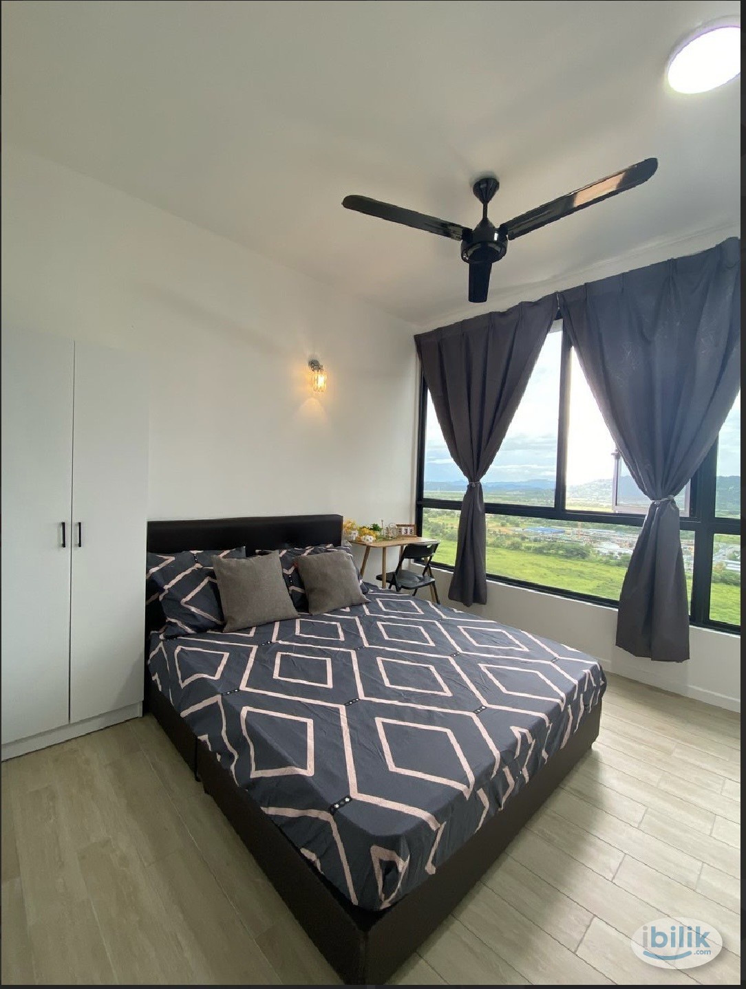 Middle Room at Batu Kawan, Seberang Perai - Image 1