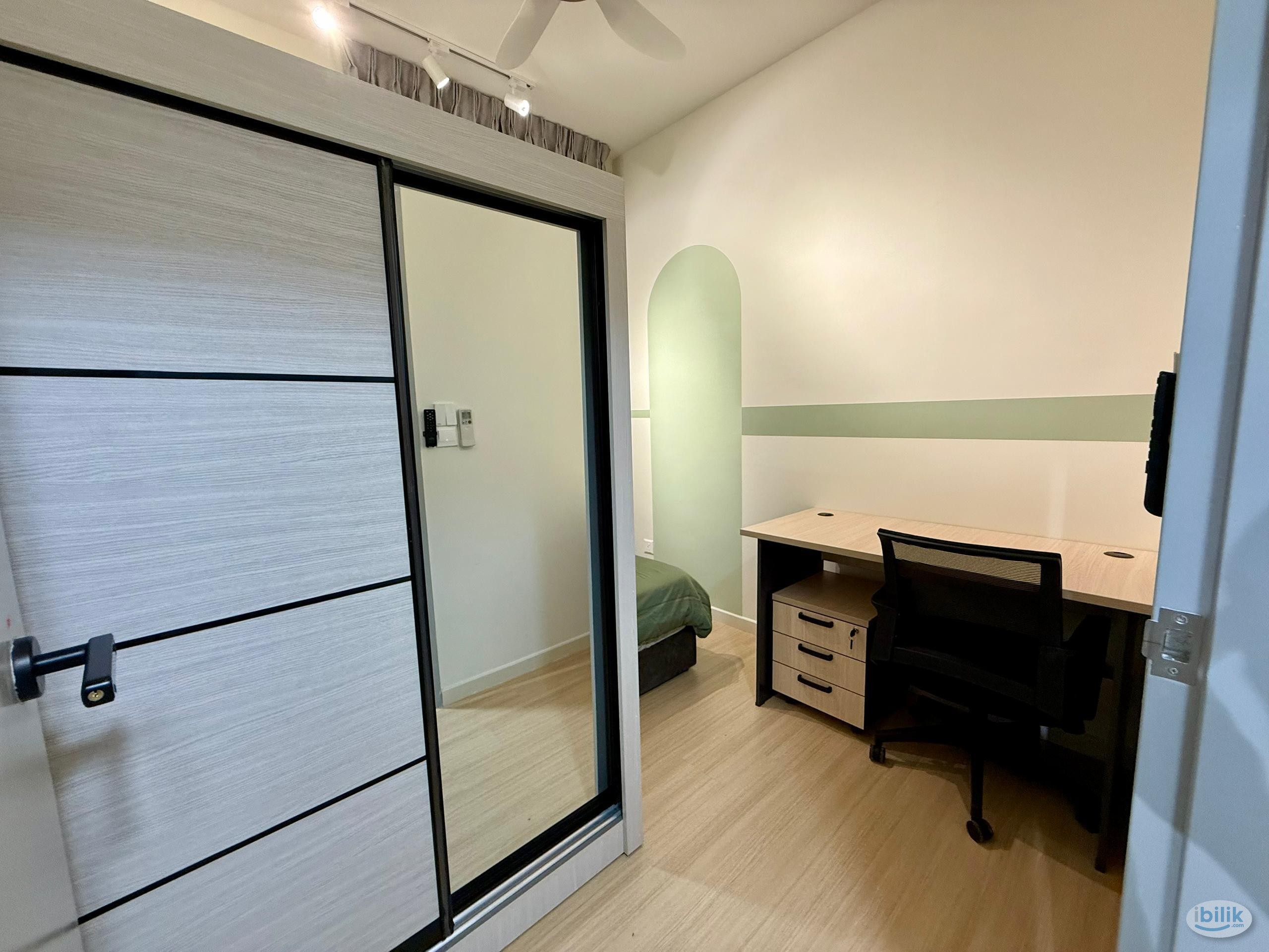 FEMALE SMALL ROOM with FULLY FURNISHED 【M LUNA, KEPONG】 - Image 1