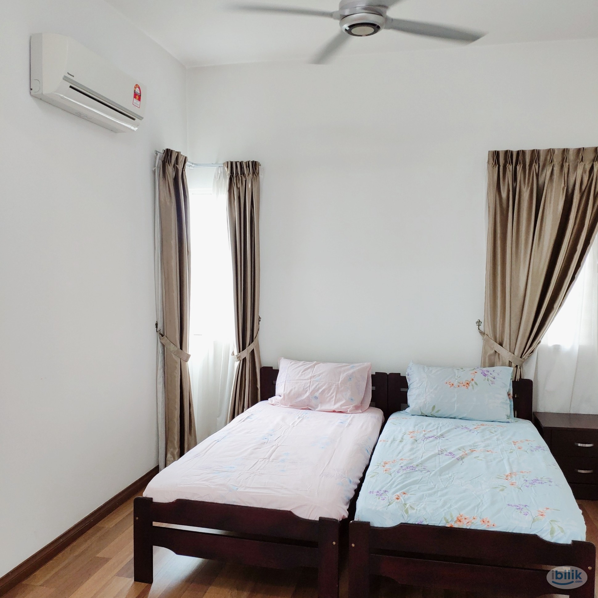Master Room, Big Bathroom at Bayan Villa, Seri Kembangan near UPM, Olive Hill, IMU, TPM Pavilion Bukit Jalil, MINES, Hos - Image 1