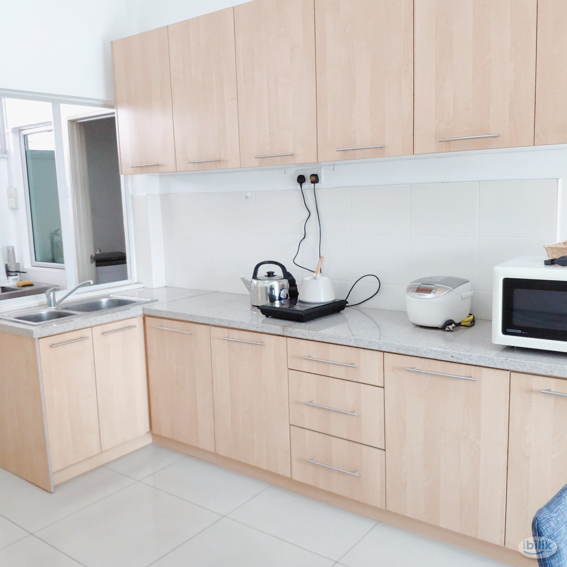 Master Room, Big Bathroom at Bayan Villa, Seri Kembangan near UPM, Olive Hill, IMU, TPM Pavilion Bukit Jalil, MINES, Hos - Image 4