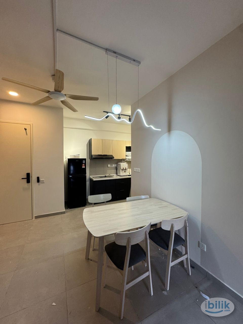 ✨🏡 𝐁𝐫𝐚𝐧𝐝 𝐍𝐞𝐰 𝐌𝐢𝐝𝐝𝐥𝐞 𝐑𝐨𝐨𝐦 𝐰𝐢𝐭𝐡 𝐂𝐨𝐦𝐟𝐲 𝐝𝐞𝐬𝐢𝐠𝐧, 𝐅𝐮𝐥𝐥𝐲 𝐅𝐮𝐫𝐧𝐢𝐬𝐡𝐞𝐝 - Image 1