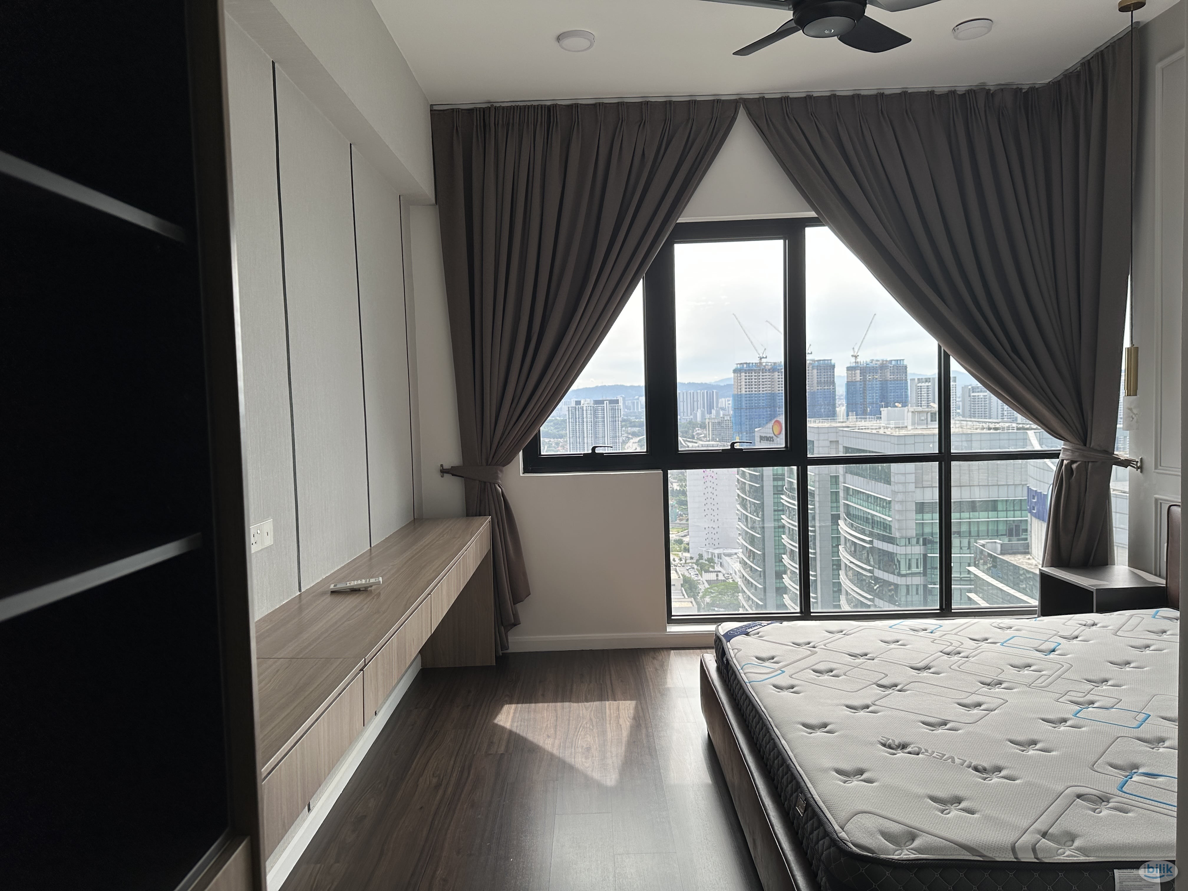 Master bedroom at Novum Bangsar South - Image 1
