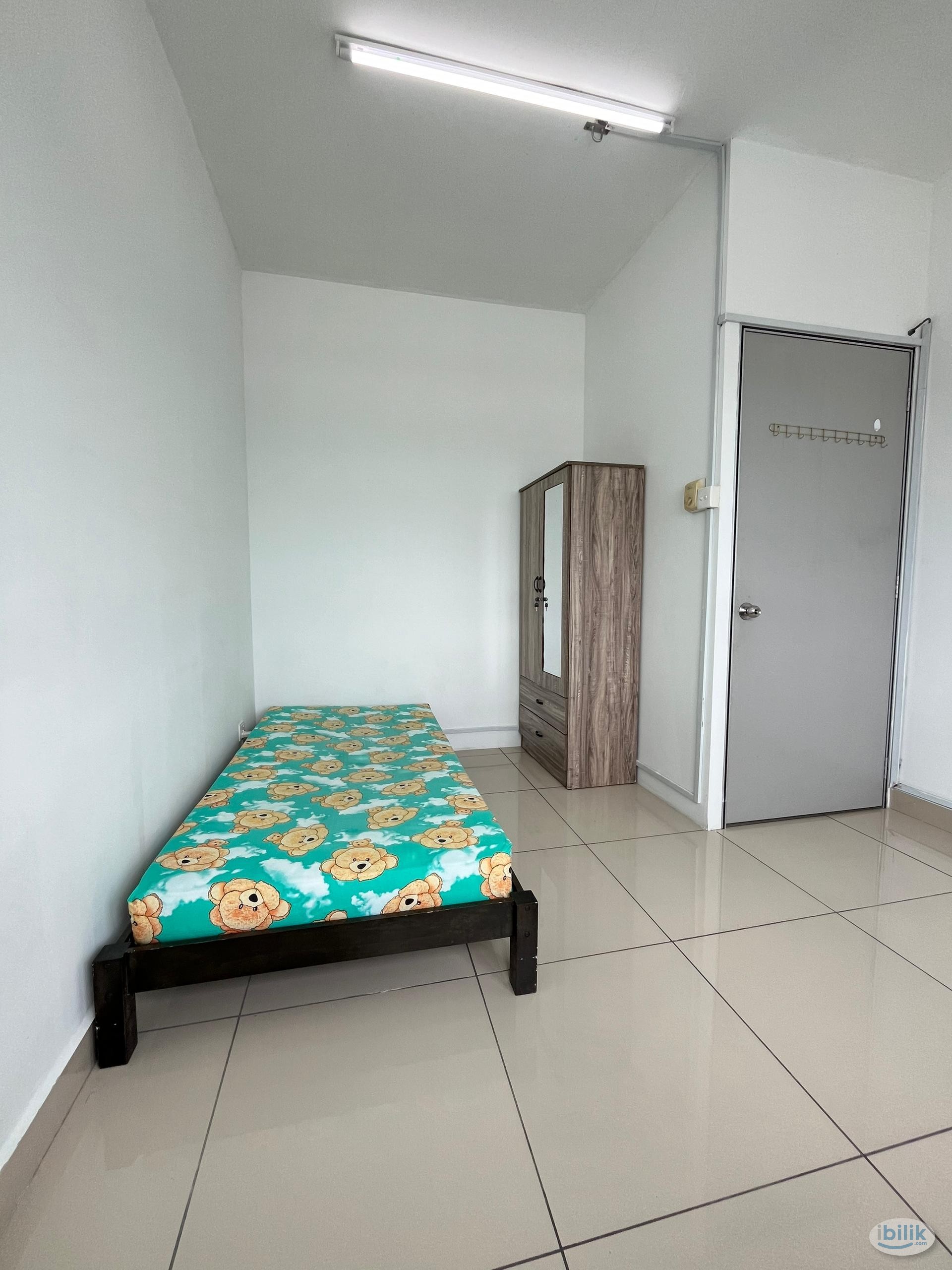 Female Unit Available Now! Medium Room at Casa Residenza, Kota Damansara - Image 1