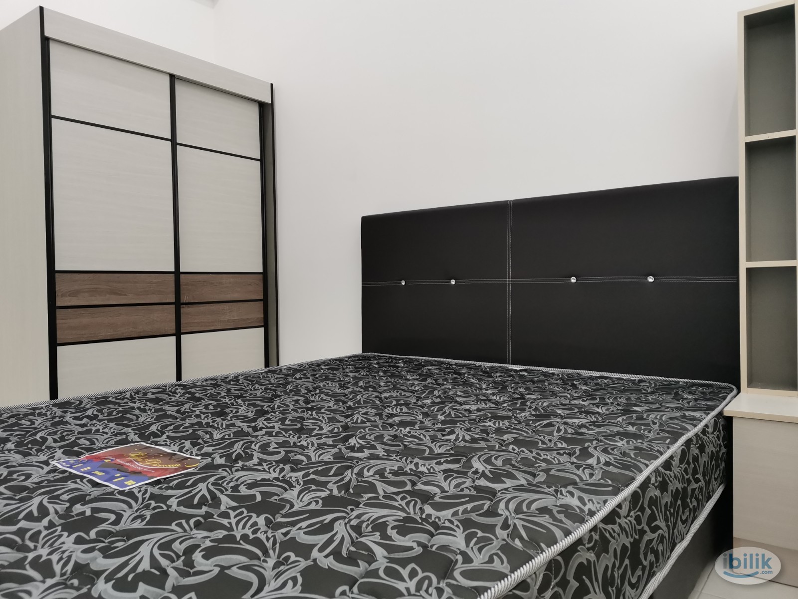 i-Santorini Aircond Fully Furnished Middle Room included utilities Share Bathroom MIX GENDER - Image 3