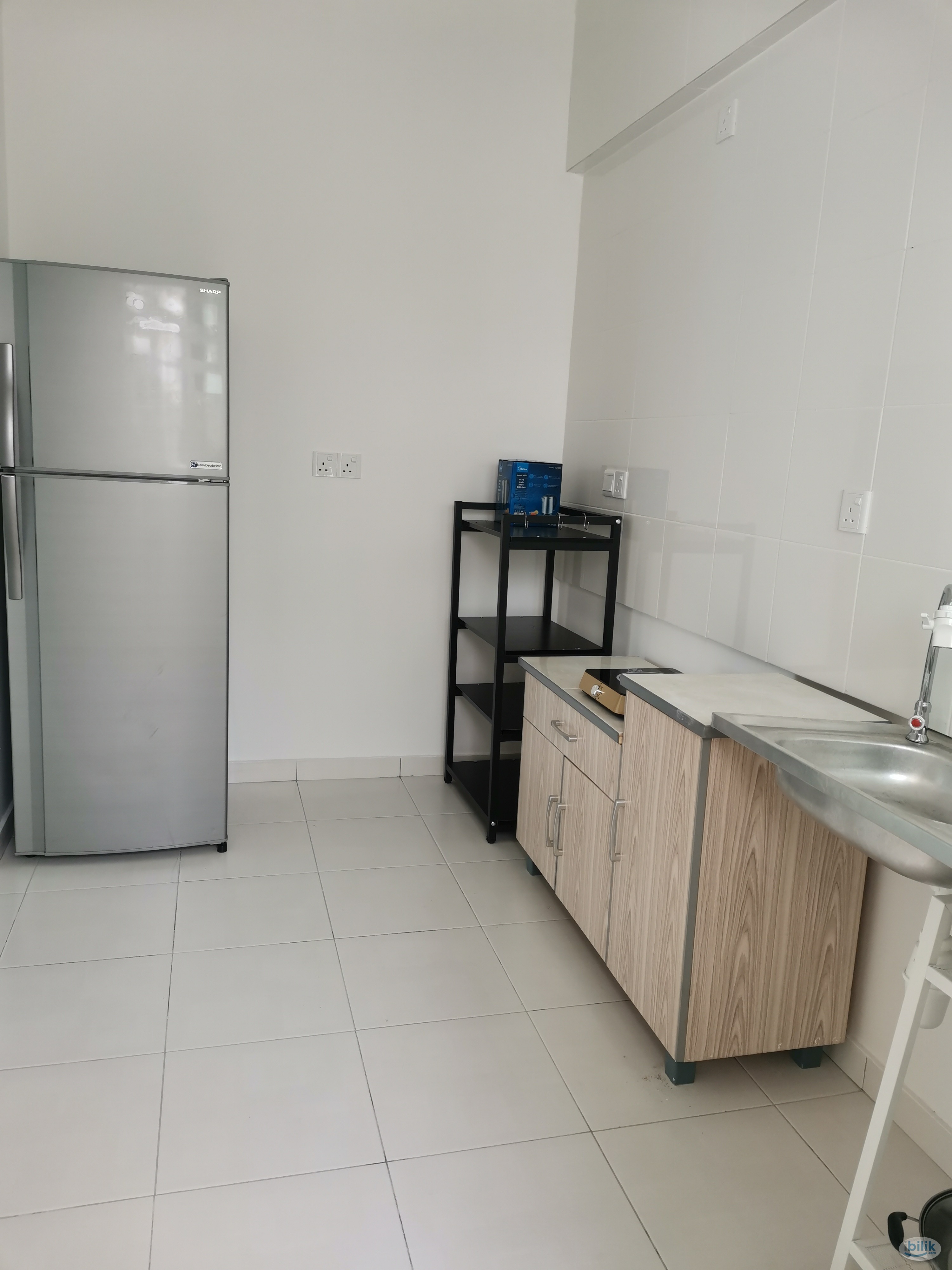 i-Santorini Aircond Fully Furnished Middle Room included utilities Share Bathroom MIX GENDER - Image 5