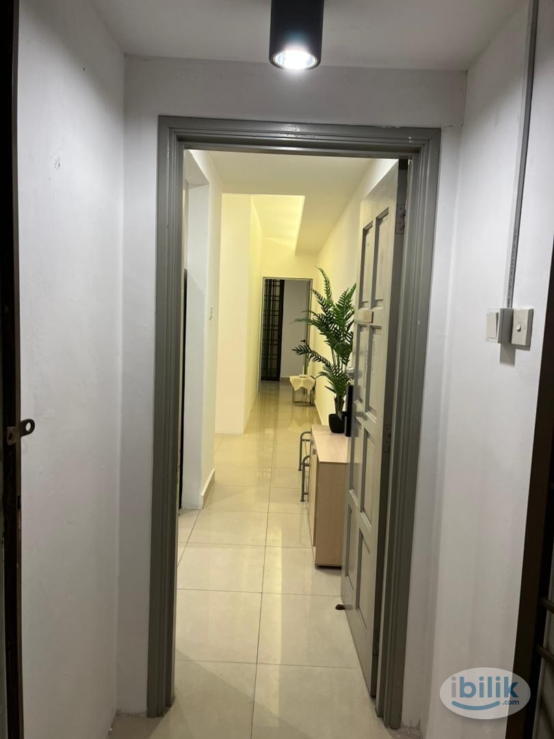 🎈BEST ROOM IN TOWN🎈!PREMIUM MEDIUM ROOM! WORK FROM HOME - Image 2