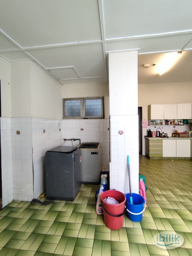 🤩SPACIOUS ROOM IN BANDAR UTAMA‼️MOVE IN IMMEDIATELY WITH LOW DEPOSIT ‼️ - Image 1