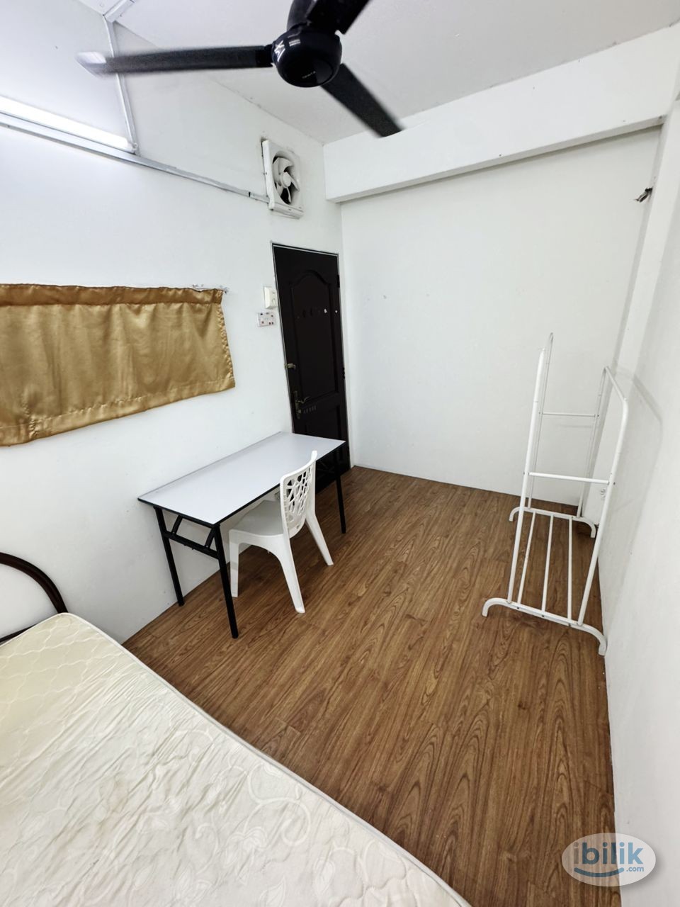 Comfy room at Bandar Utama🏡 Free High Speed Wifi🌐 - Image 3