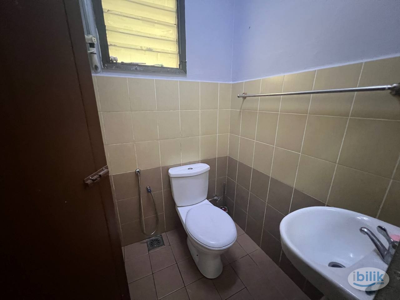 Comfy room at Bandar Utama🏡 Free High Speed Wifi🌐 - Image 4
