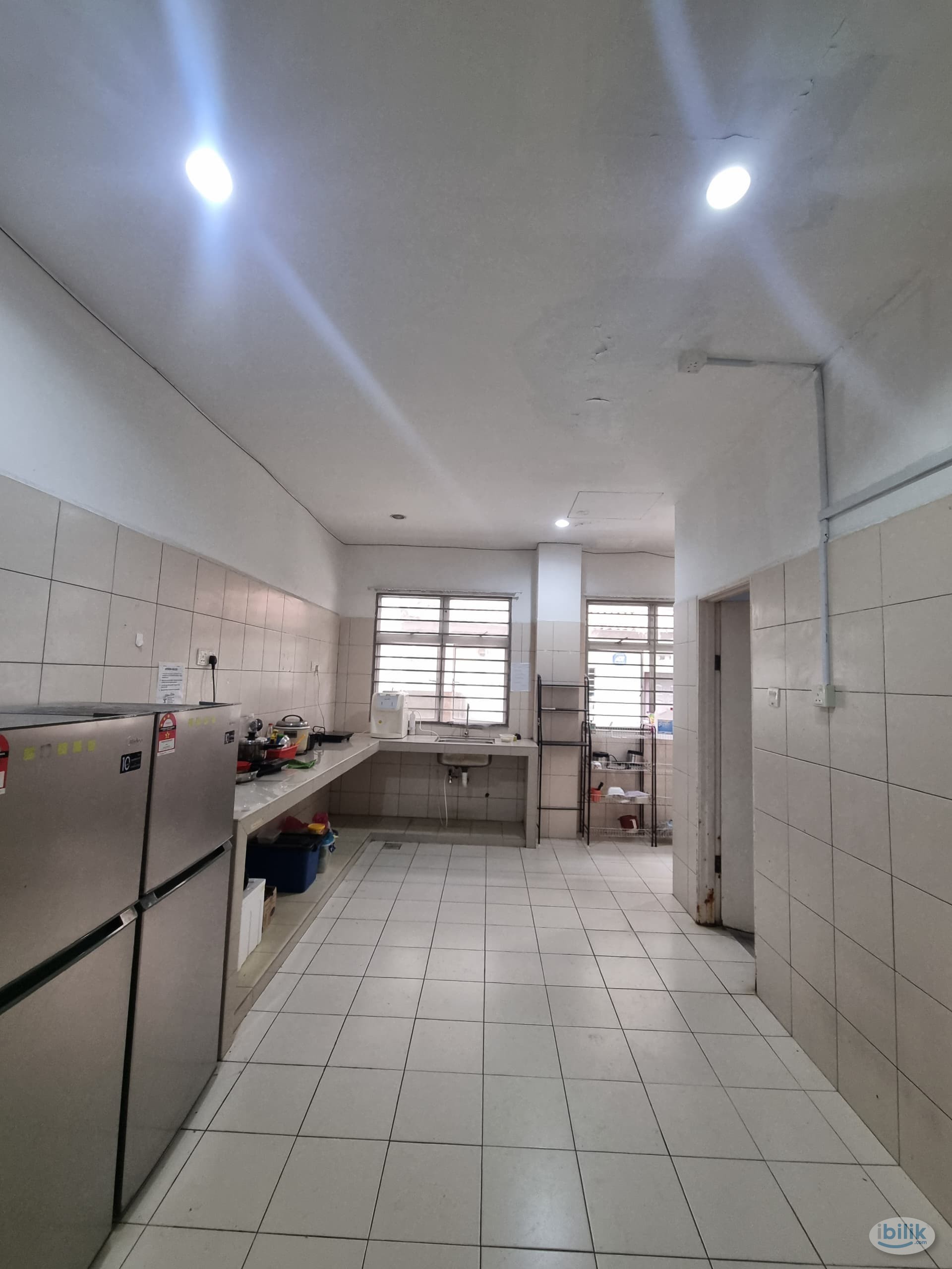 Spacious Parking Space and Single Room to Rent in Puchong Jaya - Image 2