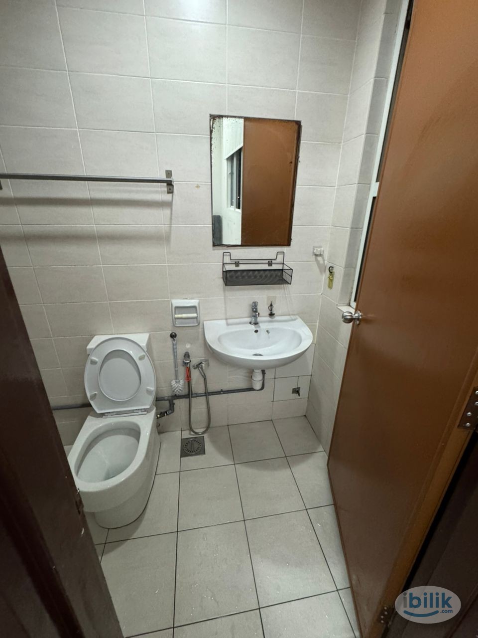 Impian Meridian Female Unit Room For Rent - Image 5