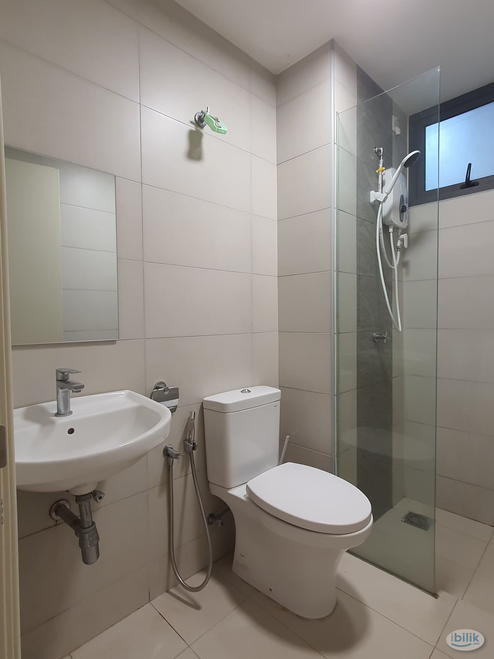 Master Room at Sfera Residence, Puchong - Image 5