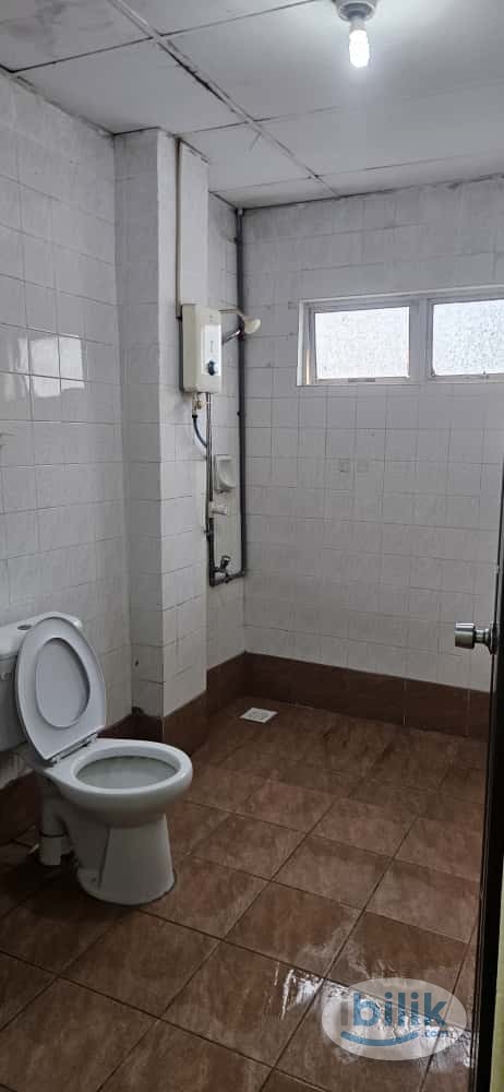 Middle Room at Johor Bahru, Johor - Image 5