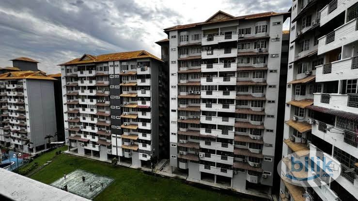 Middle Room at Johor Bahru, Johor - Image 1