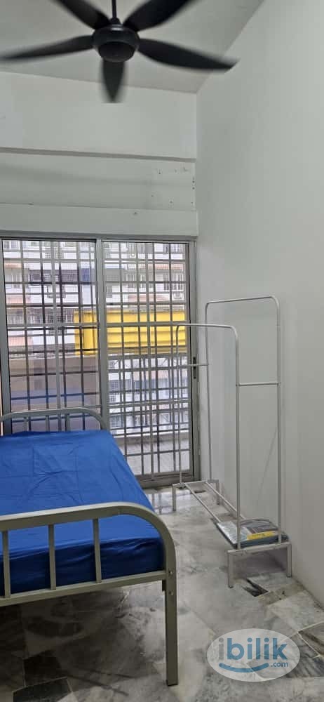 Middle Room at Johor Bahru, Johor - Image 2