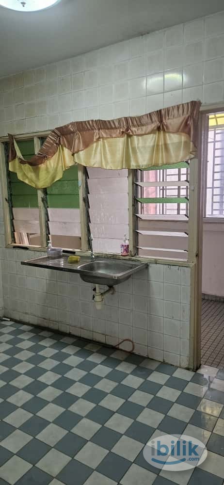 Middle Room at Johor Bahru, Johor - Image 4