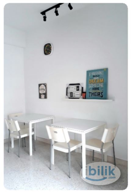 Middle Room at Section 17, Petaling Jaya - Image 1