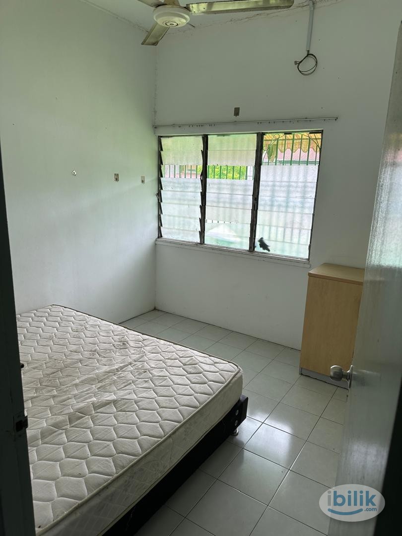 Middle Room for RM 400 inclusive utilities - Image 4
