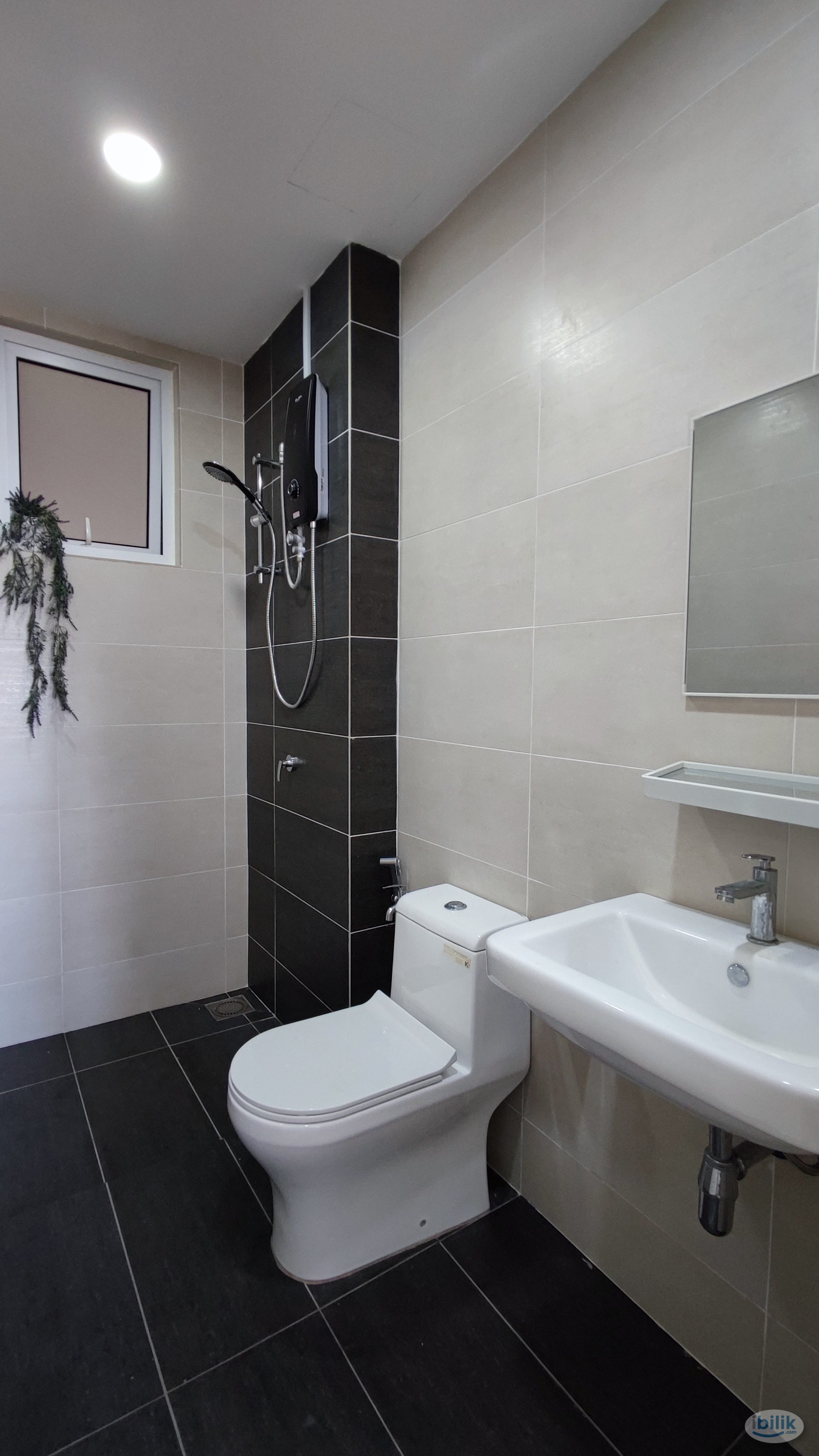 Single Room at Pinnacle, Sri Petaling - Image 3