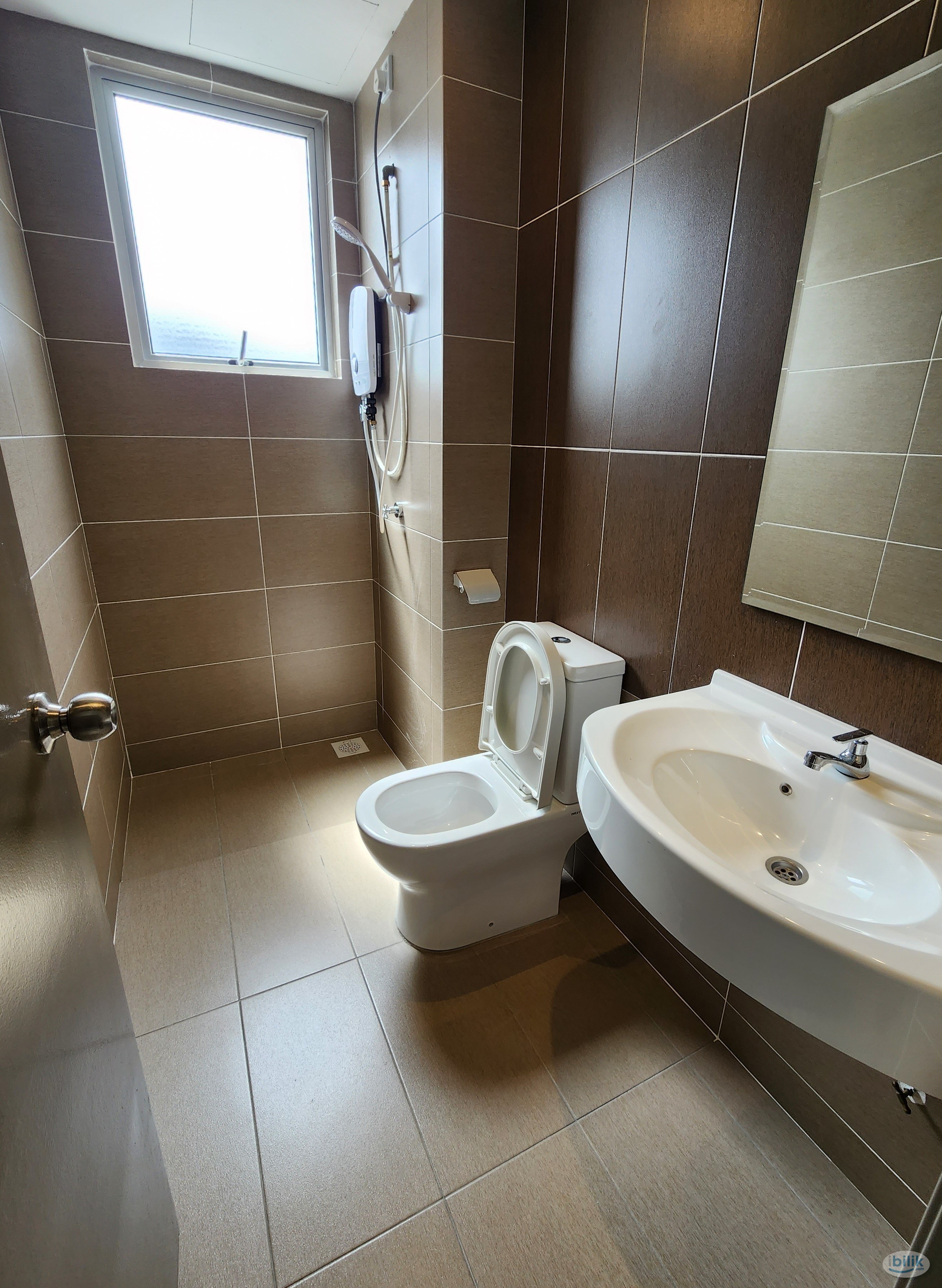 Master Room at 99 Residence, Taman Wahyu - Image 4