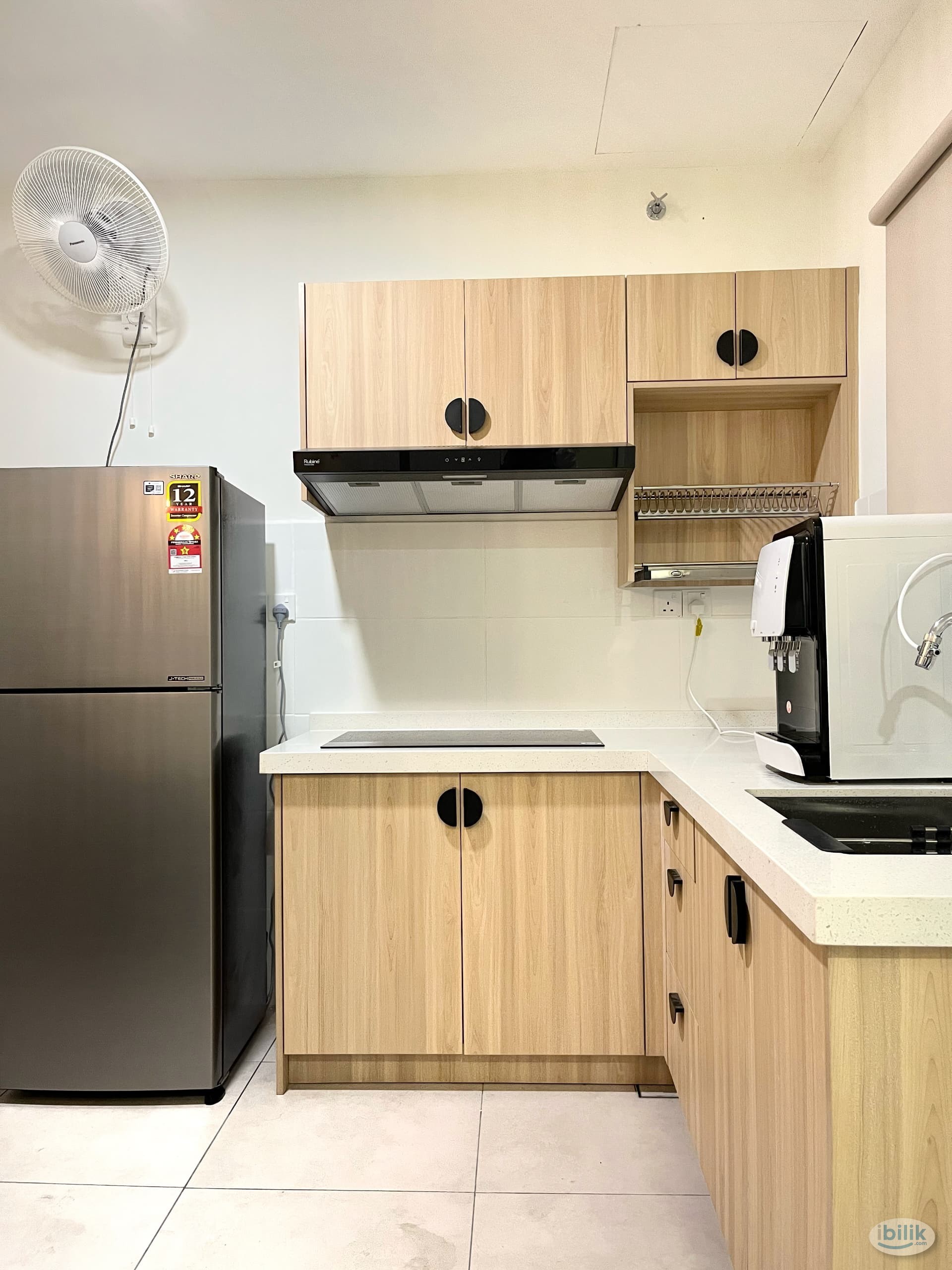 Middle Room | Meta Residence| 300 metres to MRT Putra Permai - Image 3