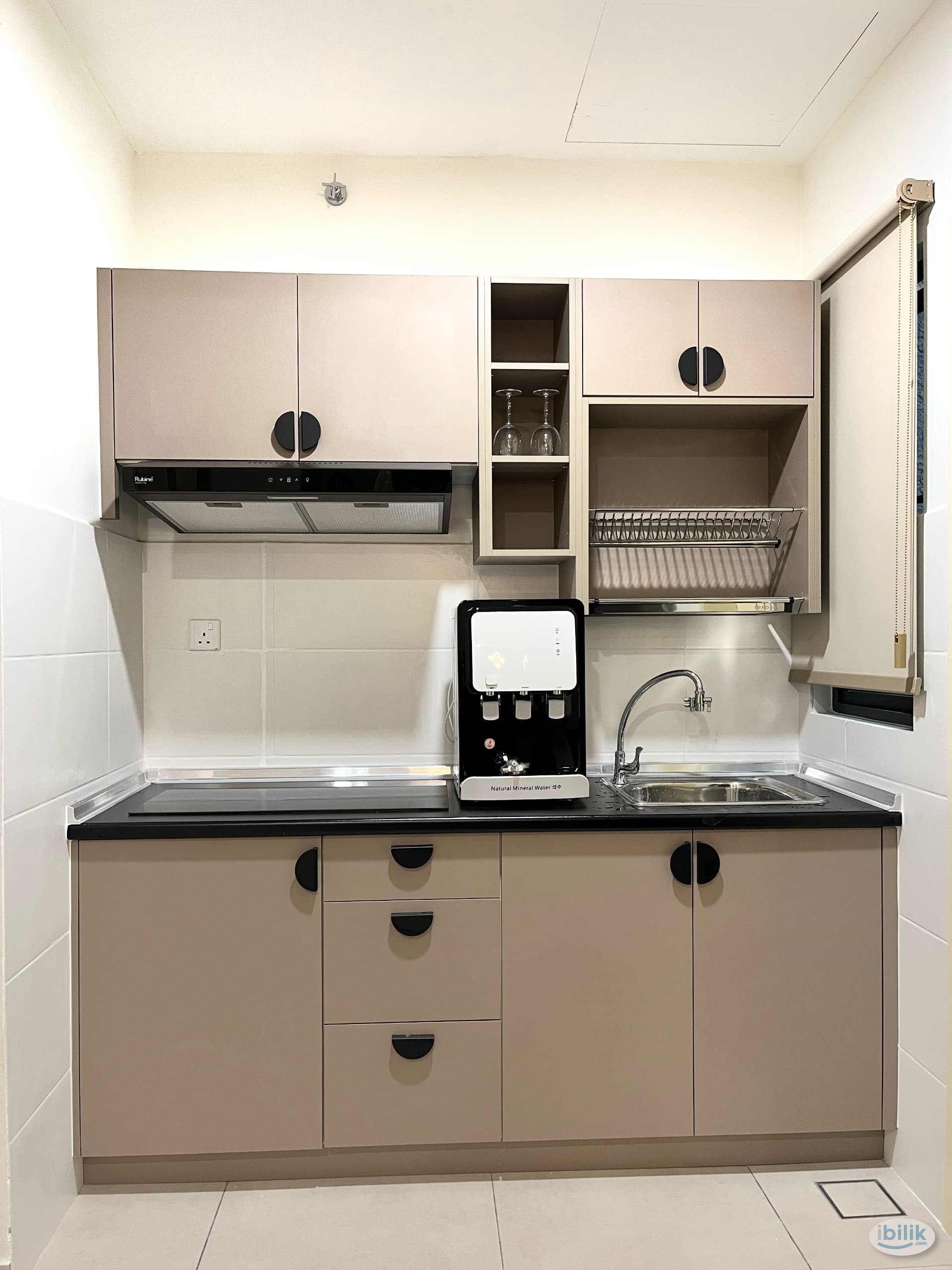 Middle Room | Meta Residence| 300 metres to MRT Putra Permai - Image 4