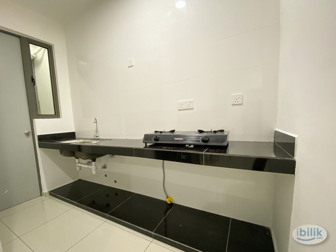Middle Room at Kenwingston Platz, Setapak - Image 4