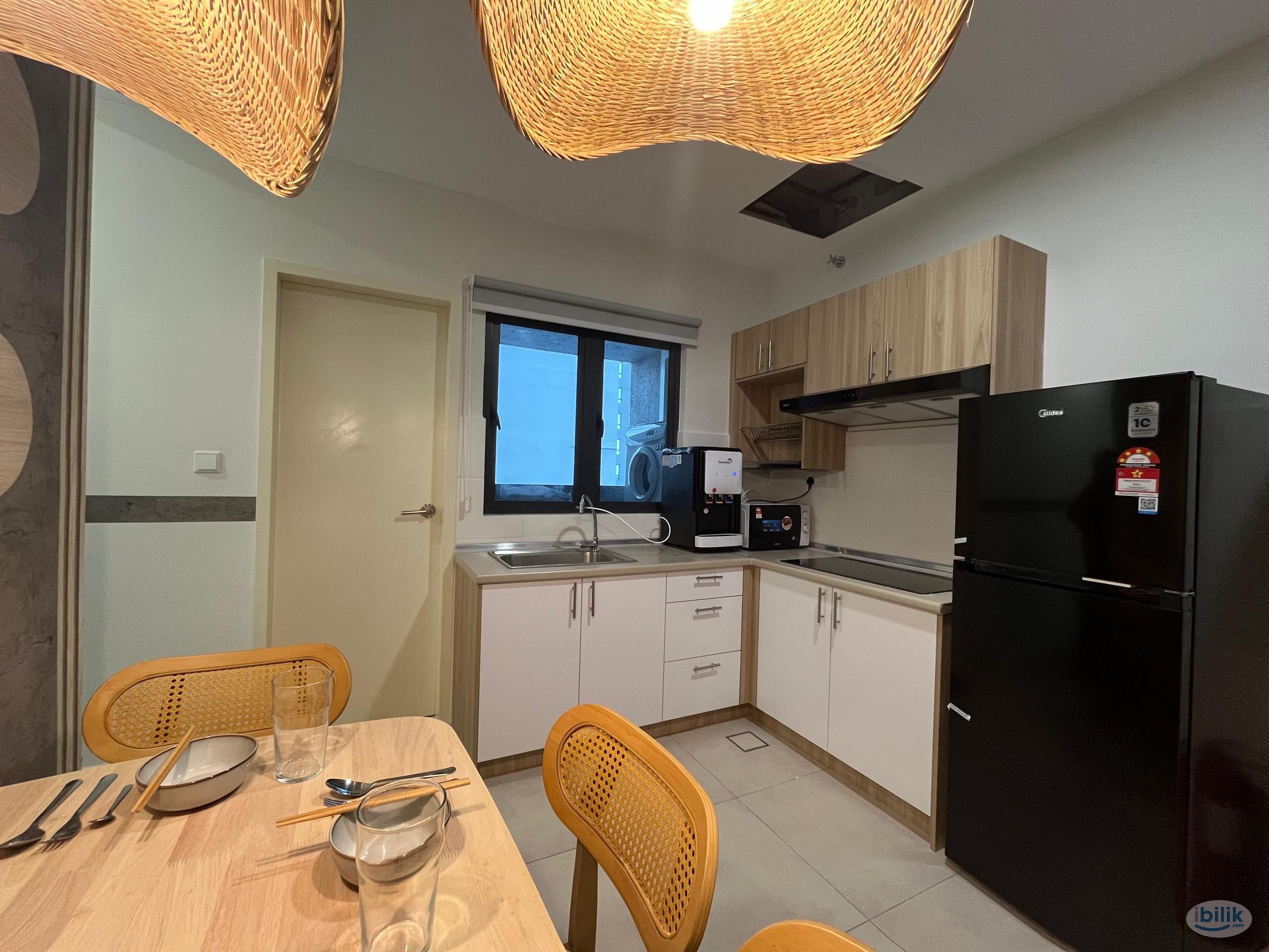 Middle Room | Meta Residence| 300 metres to MRT Putra Permai - Image 3