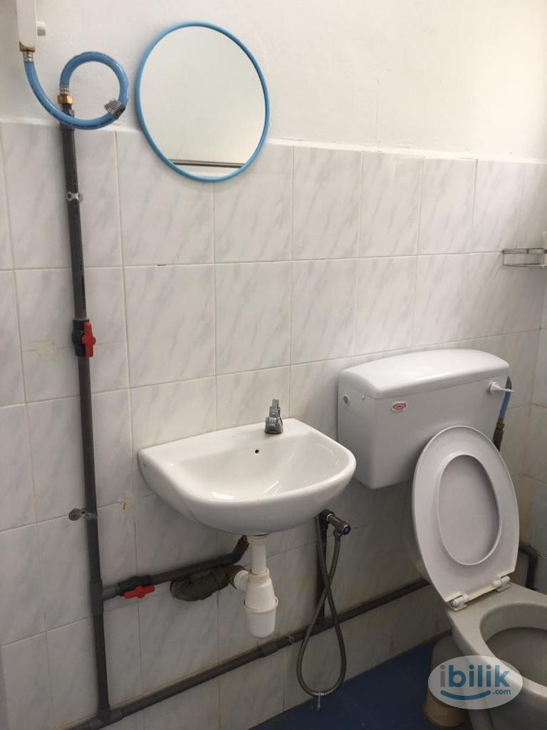 Single Room at Kota Laksamana Utama, Bandar Melaka - Image 1
