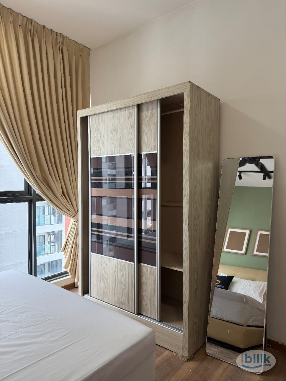 Master Room at Amerin Residence, Balakong - Image 5
