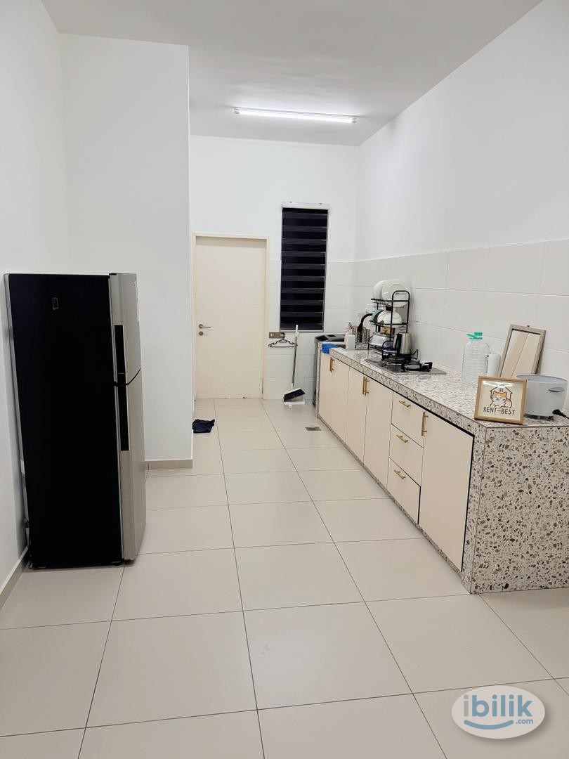 Cozy Middle Room Fully furnished | Utilities included at Sendayan near Seremban, Seremban 2, Lukut - Image 4