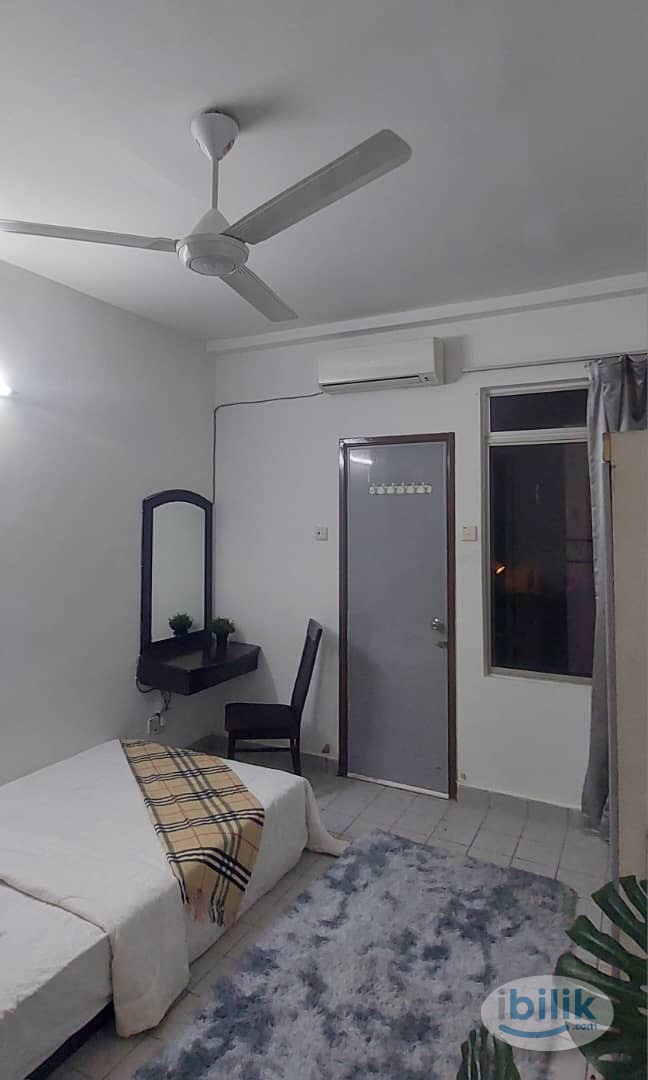 Middle Room at Bandar Utama, Petaling Jaya - Image 2