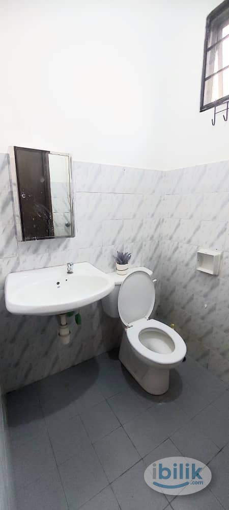 Middle Room at Bandar Utama, Petaling Jaya - Image 4