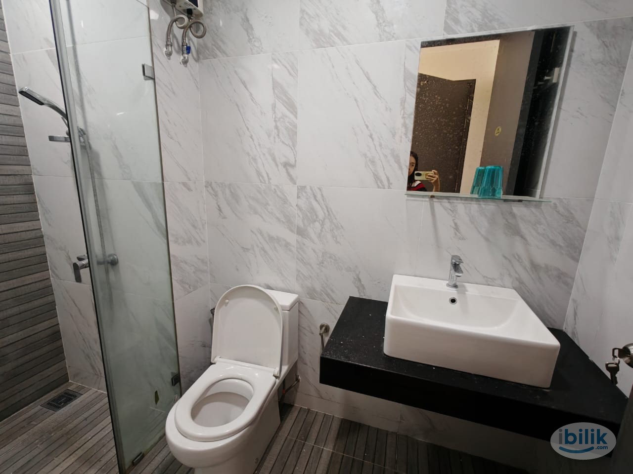 Emporis Kota Damansara, Medium Room for Rent - Image 2