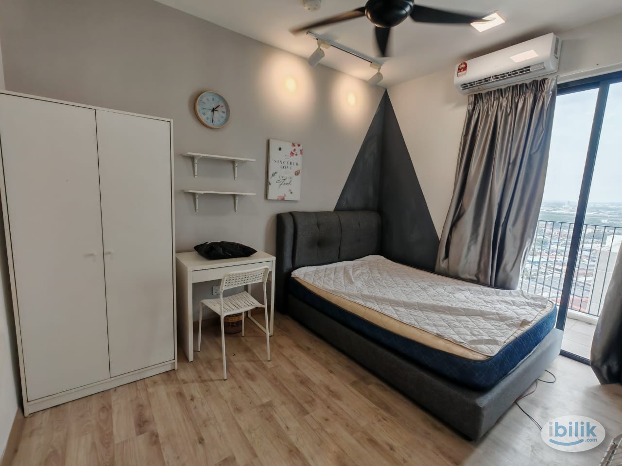 Emporis Kota Damansara, Medium Room for Rent - Image 1