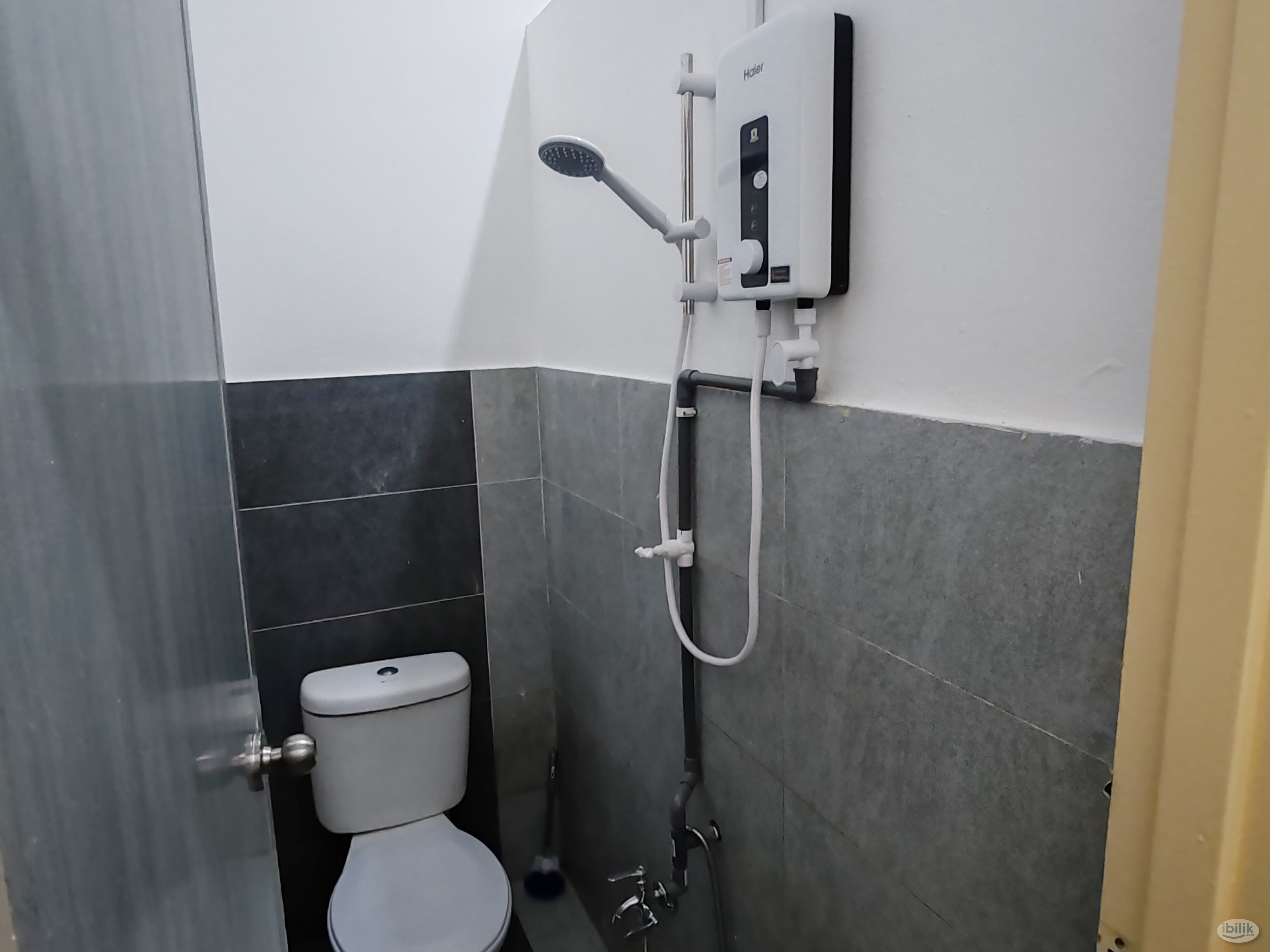 Single Room at Kota Masai, Pasir Gudang water electric WiFi - Image 2