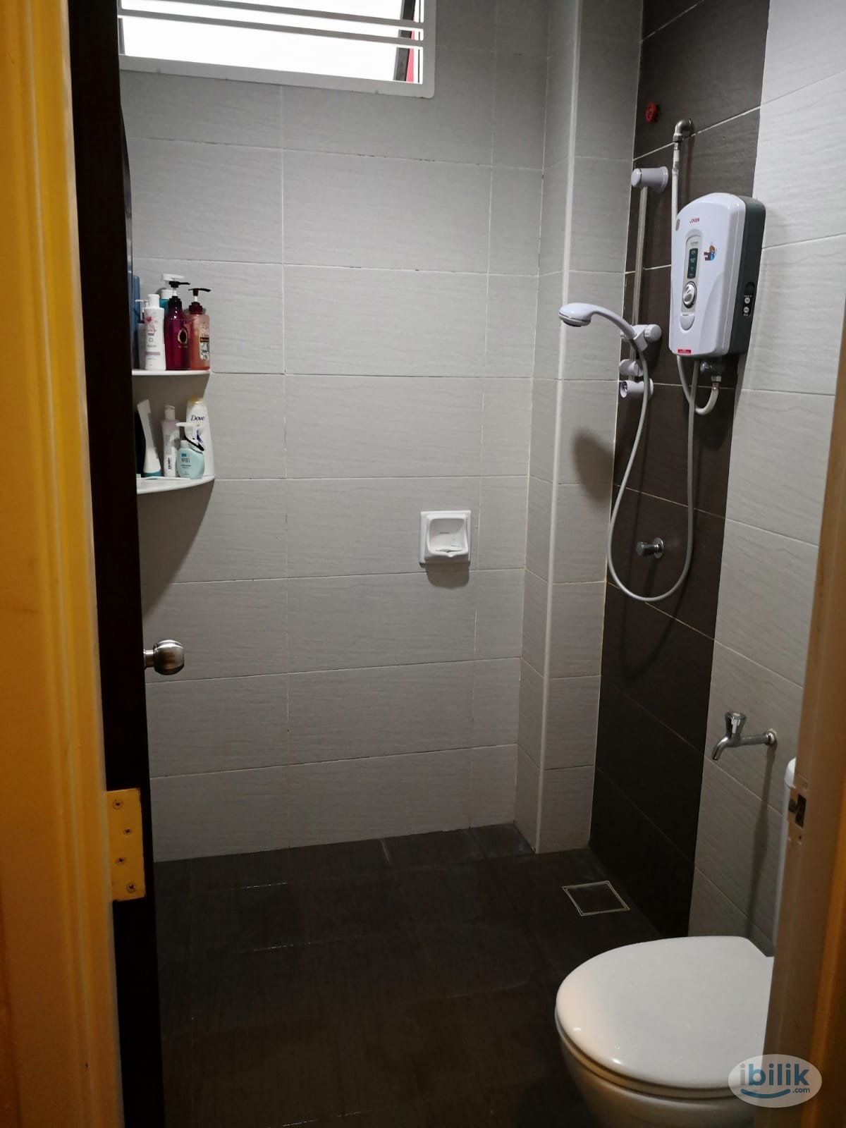SPACIOUS MEDIUM ROOM IN TAMAN BERTAM SETIA - Image 2