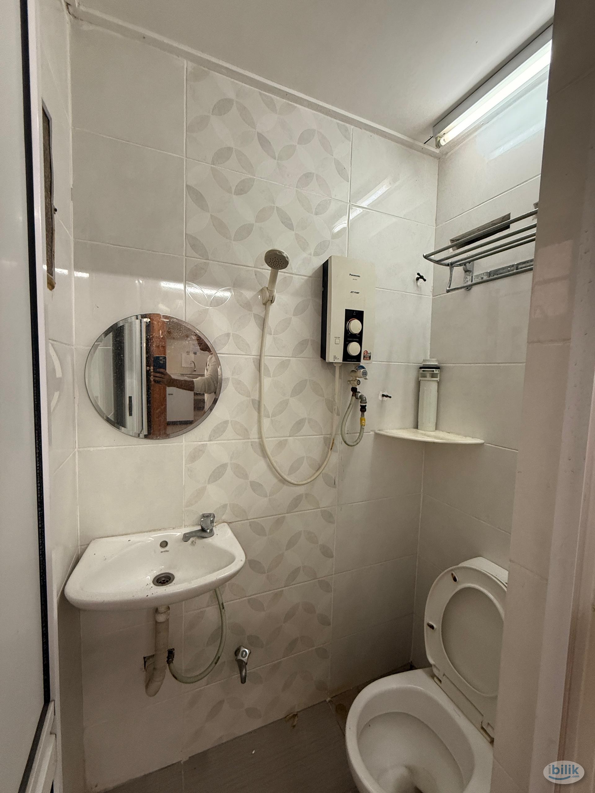 Room with Private Toilet at PJS9! with only 1 month Deposit.  Within Bandar Sunway - Image 3