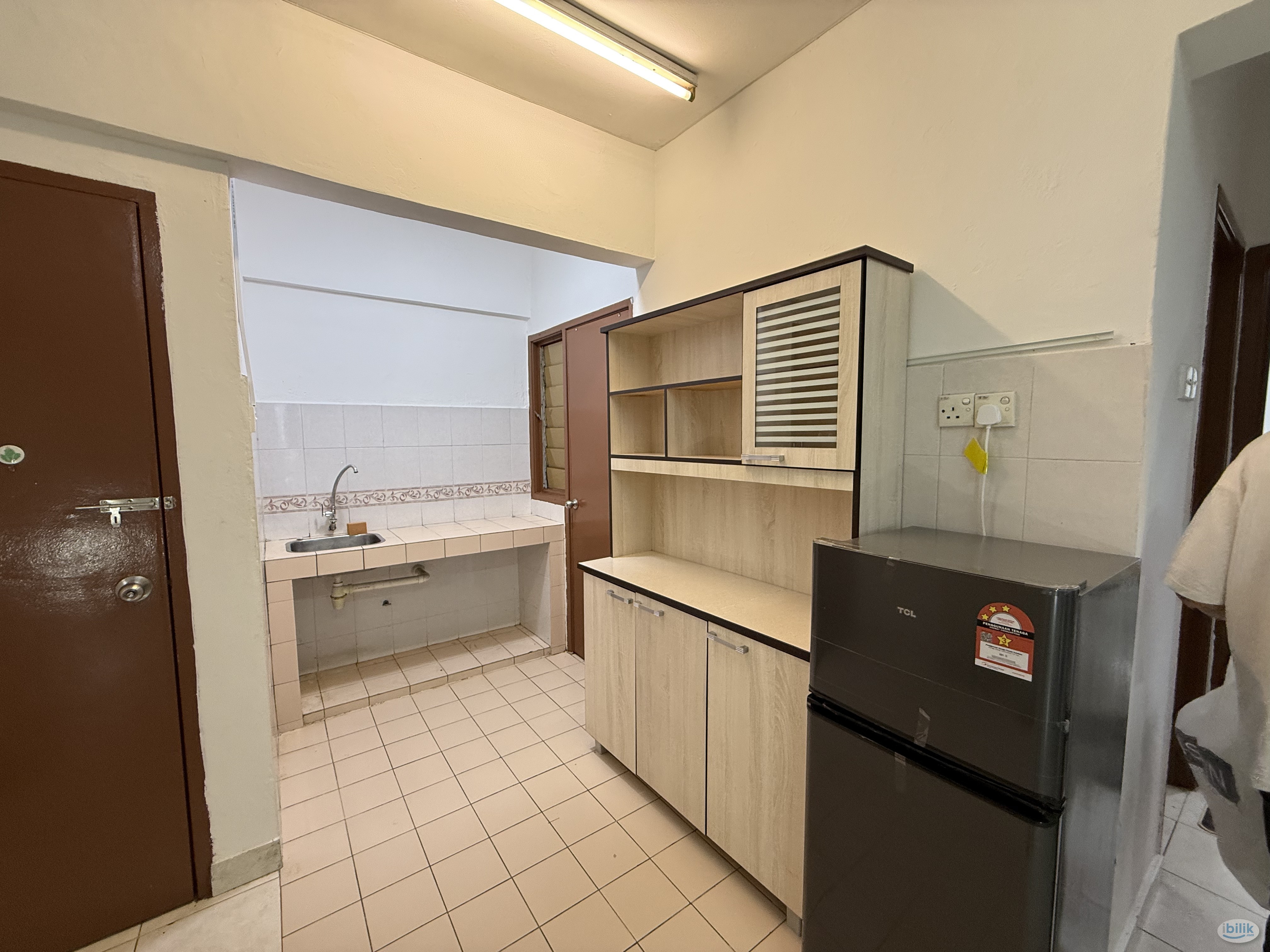 Affordable Master Room at Pelangi Damansara Blk D - Image 4