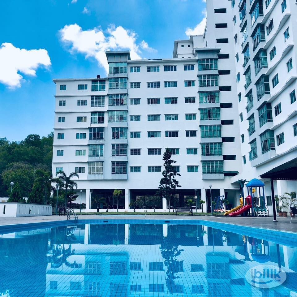 Middle Room at Sierra Residency, Bandar Kinrara - Image 1