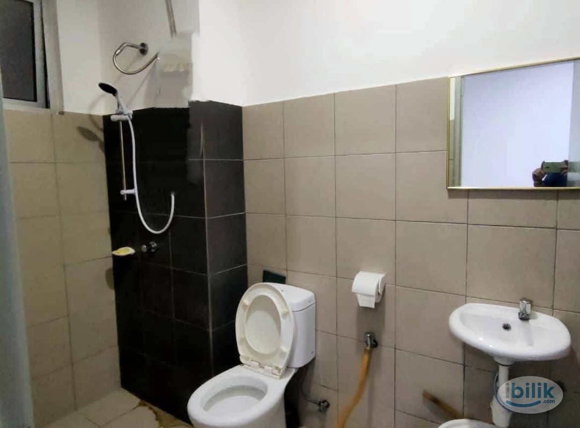 Middle Room at Sierra Residency, Bandar Kinrara - Image 3