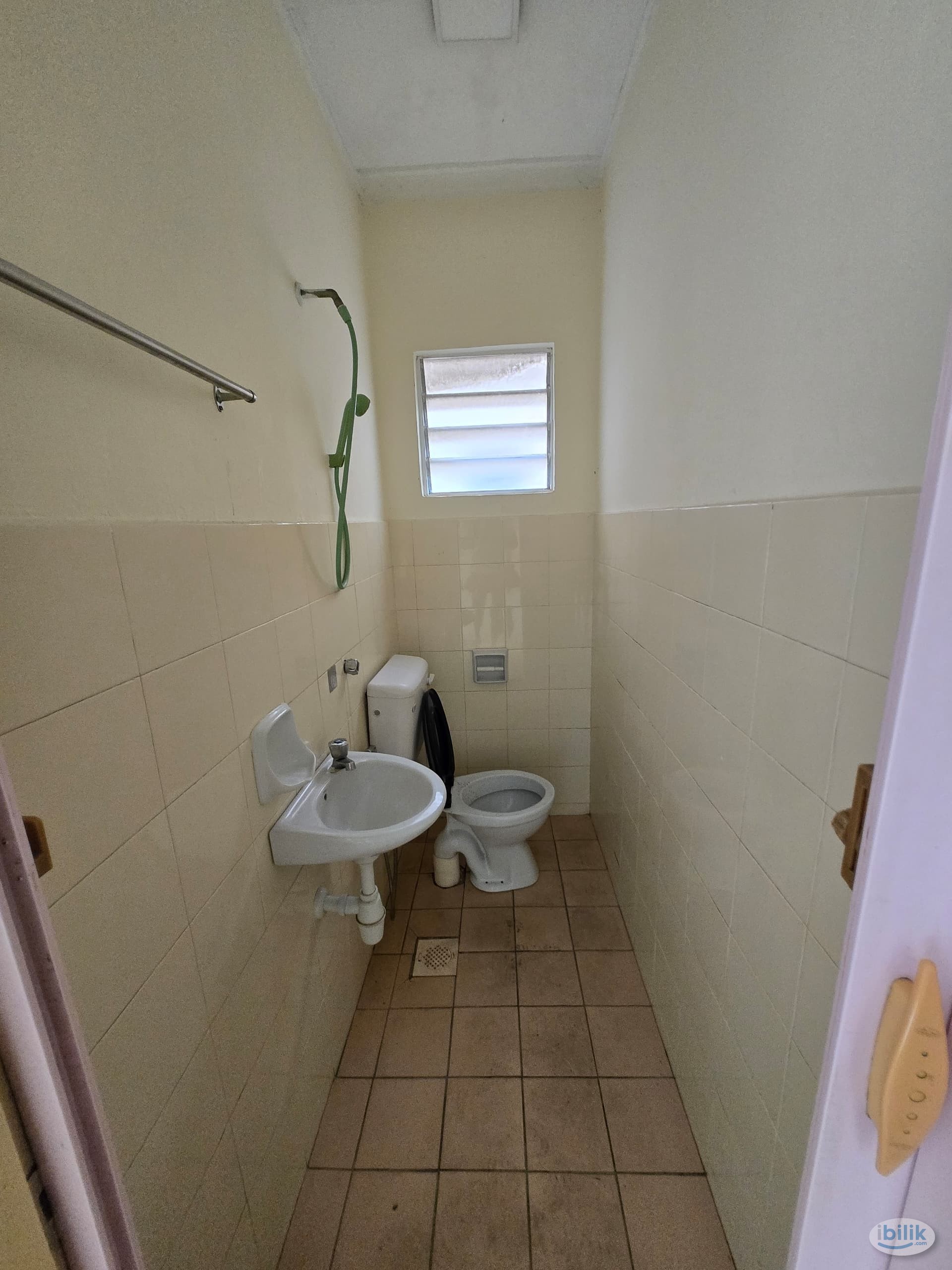 Single Room at Saujana Apartment, Damansara Damai - Image 2