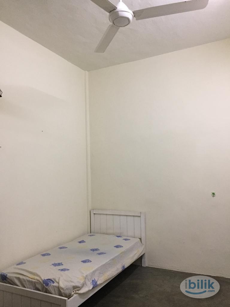 Single Room at Brickfields, KL City Centre - Image 1